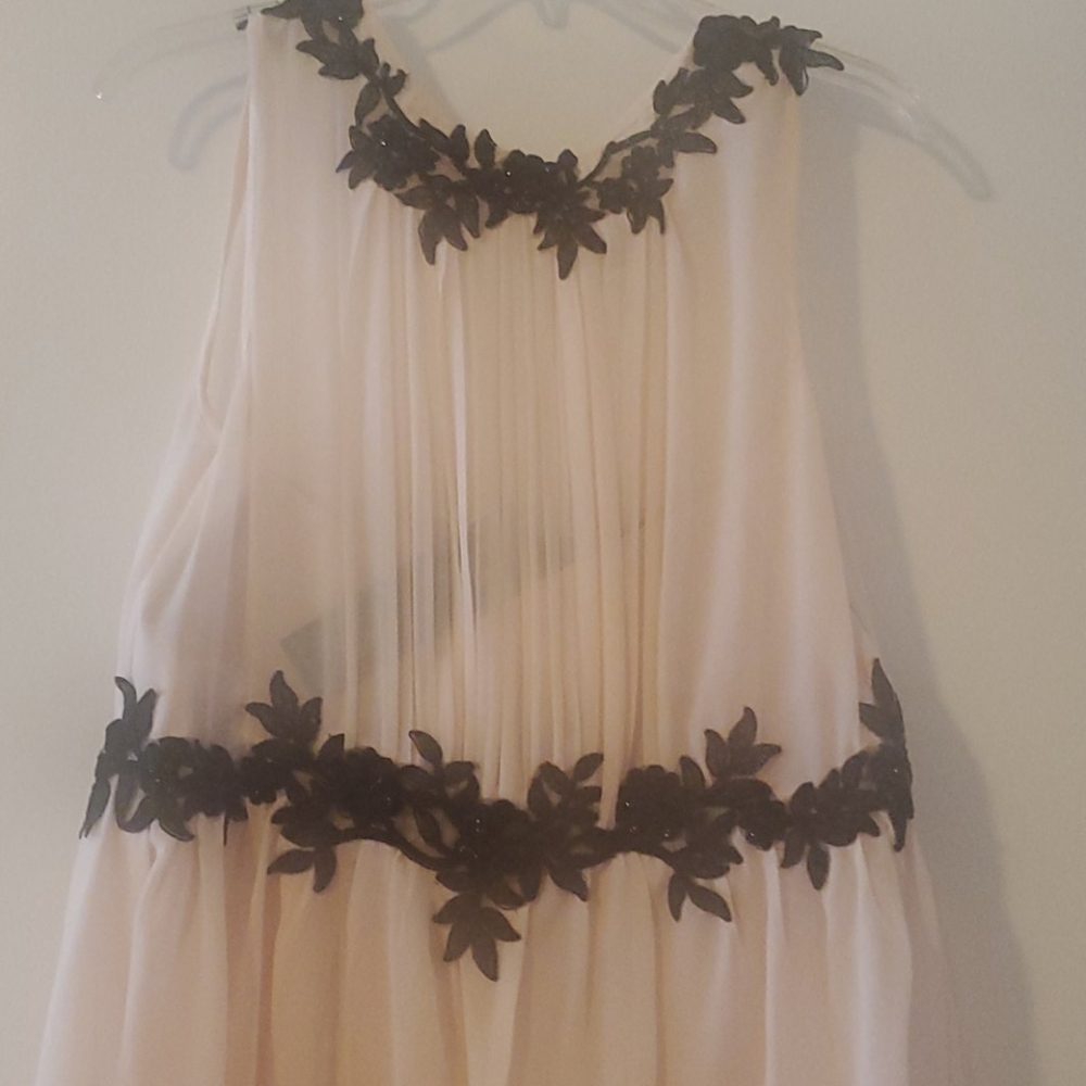 Dress - Picture 4 of 4